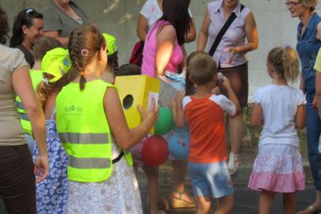 KNOBLEHARJEVO 2012- Otroški živ žav 60